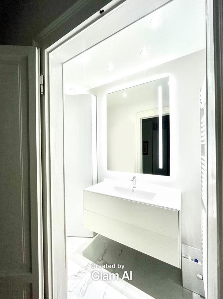 Porta Venezia Shopping, Metro, And Comfort Apartment Milan